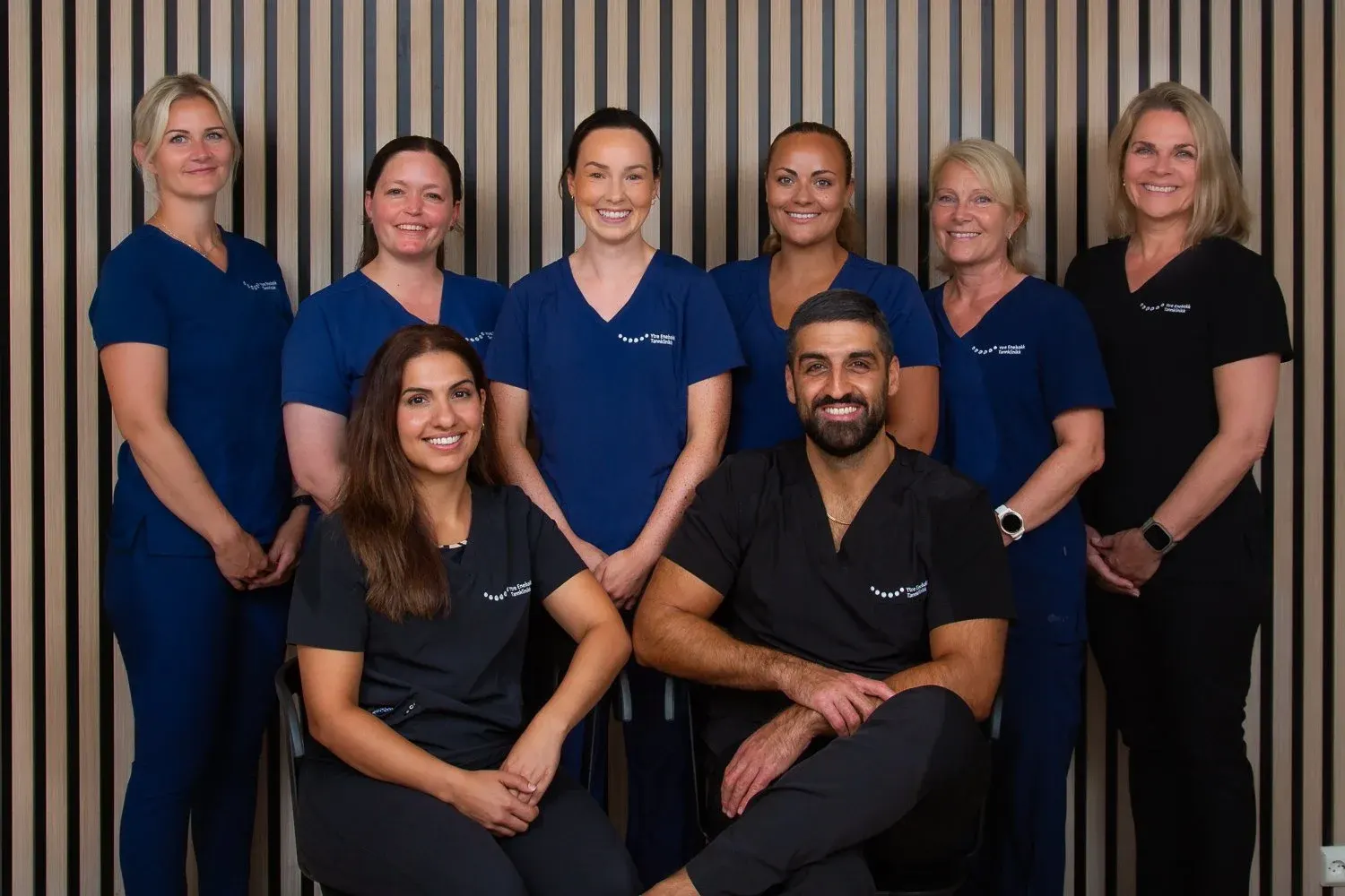 Teamet ved Ytre Enebakk Tannklinikk — Saman Esfahani, Bahar Ruhi, Natalia Alexandra Kaiser, Siri Stenberg-Nilsen og øvrige ansatte